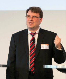 Martin Schloemer, Bayer AG, auf seinem Vortrag. Foto: EUROFORUM Dietmar Gust.