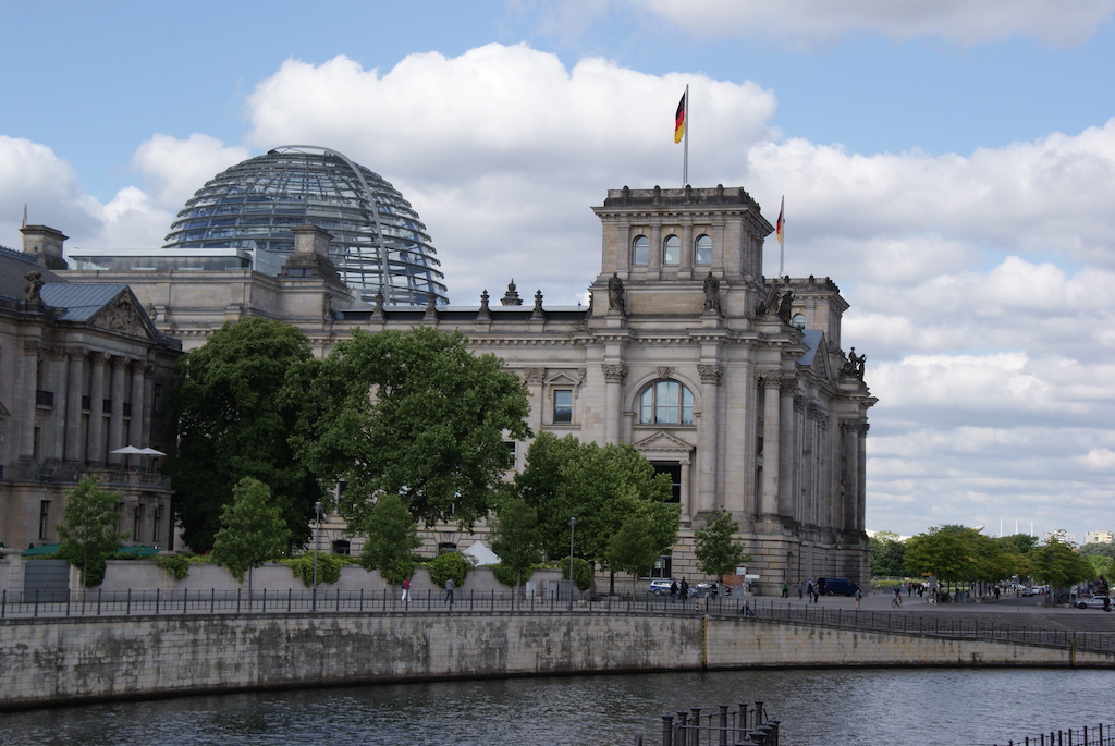 Reichstagsgebaeude in Berlin. Foto: Bruess.